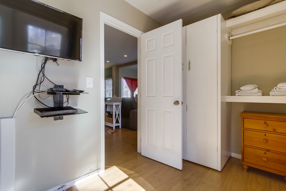 Virtual tour photo 25 of 33 for 726 Kingston Ct