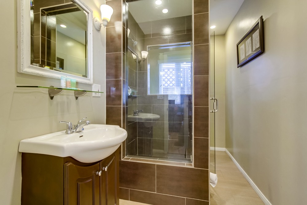 Virtual tour photo 29 of 33 for 726 Kingston Ct