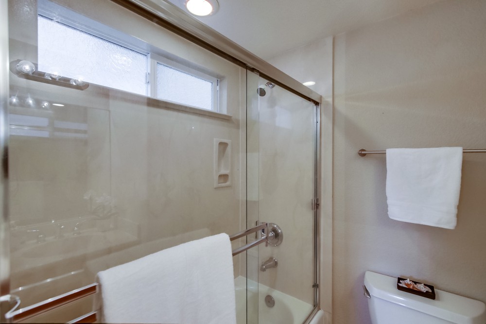 Virtual tour photo 13 of 48 for 726 Portsmouth Ct