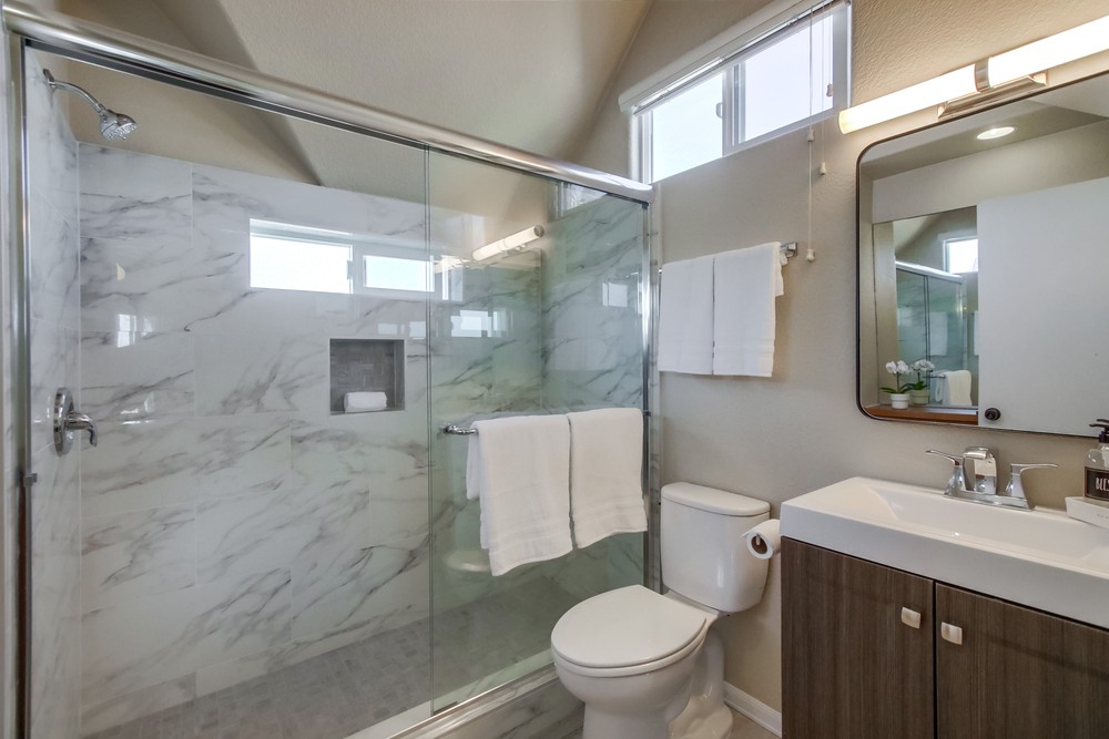 Virtual tour photo 37 of 48 for 726 Portsmouth Ct