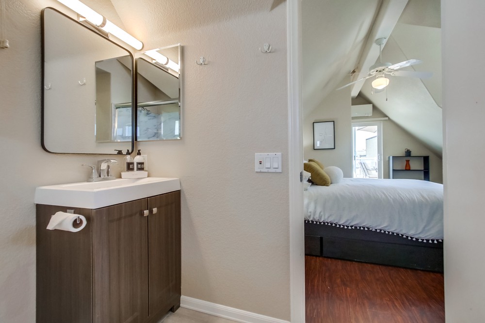 Virtual tour photo 39 of 48 for 726 Portsmouth Ct