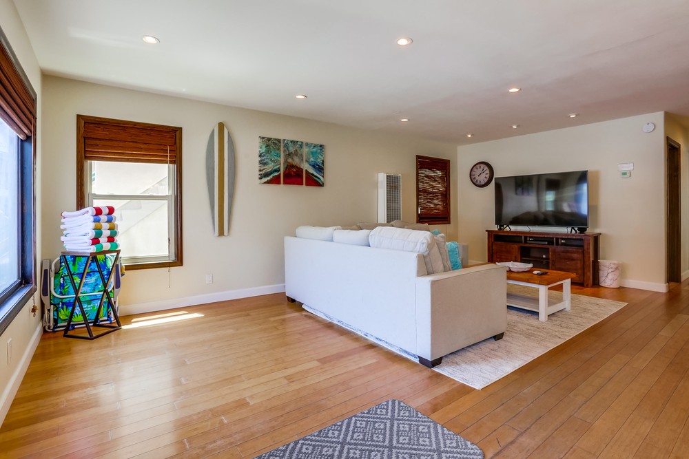 Virtual tour photo 17 of 40 for 726 San Luis Rey Pl