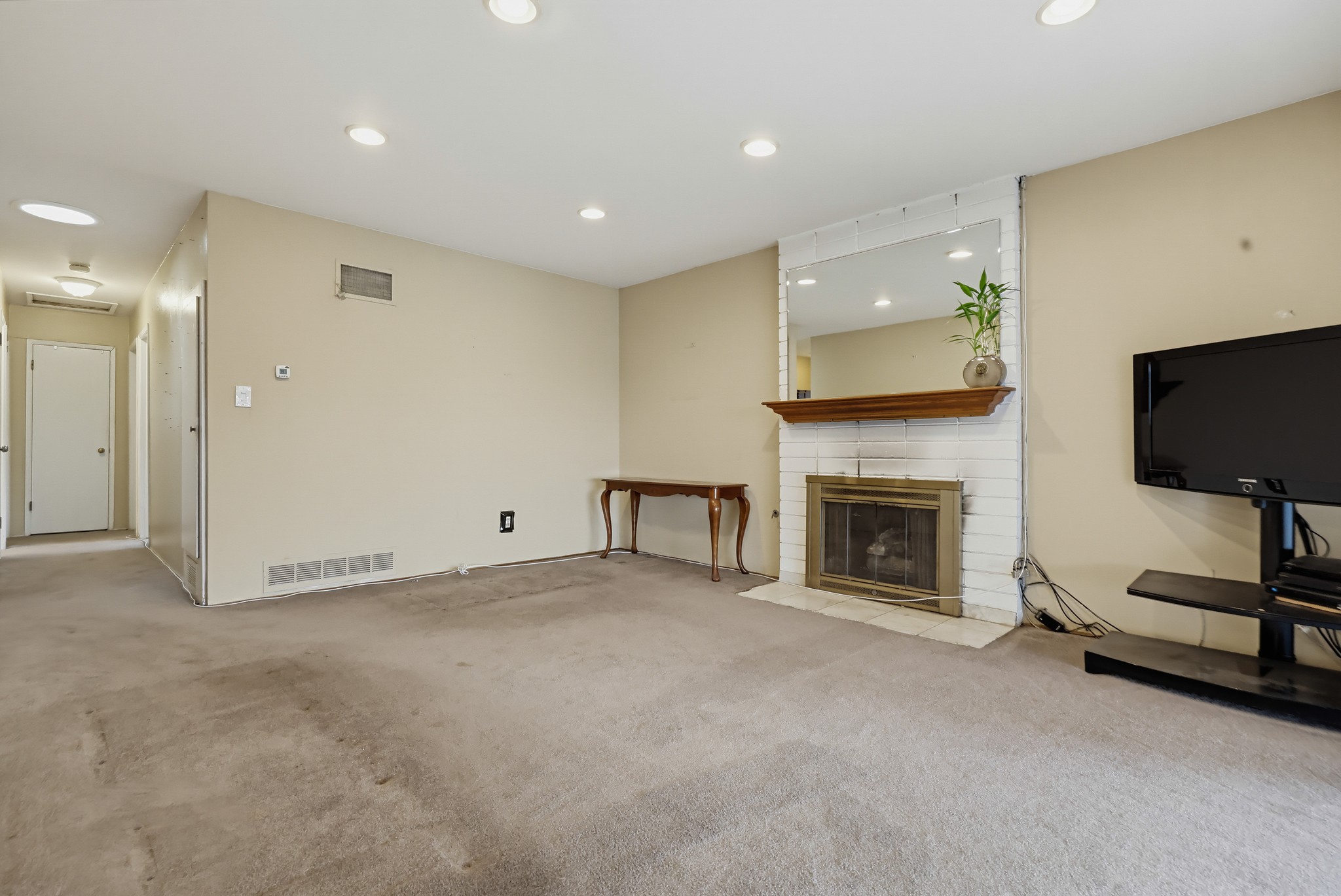 Virtual tour photo 12 of 52 for 7268 Tait St