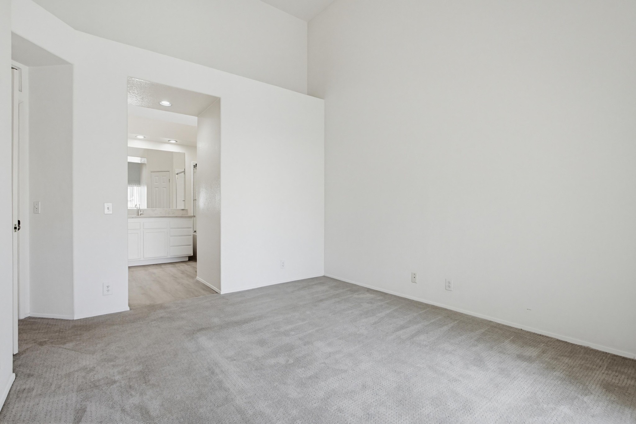 Virtual tour photo 28 of 41 for 7275 Calabria Ct UNIT 64