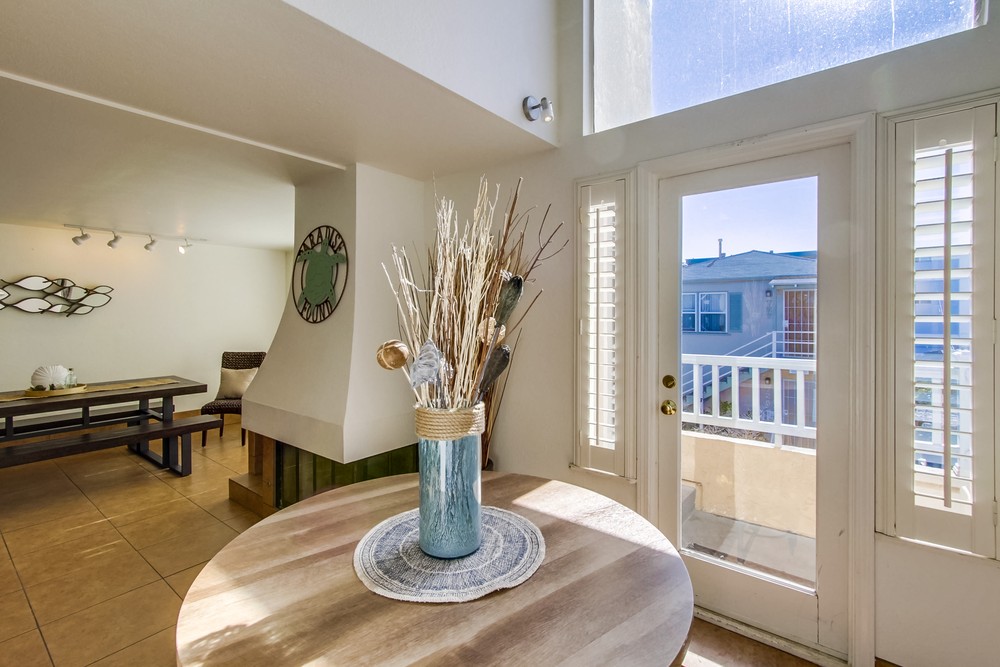 Virtual tour photo 6 of 80 for 728 Devon Ct