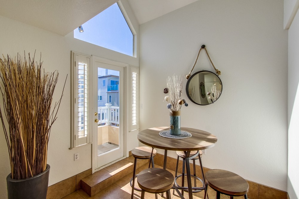 Virtual tour photo 7 of 80 for 728 Devon Ct
