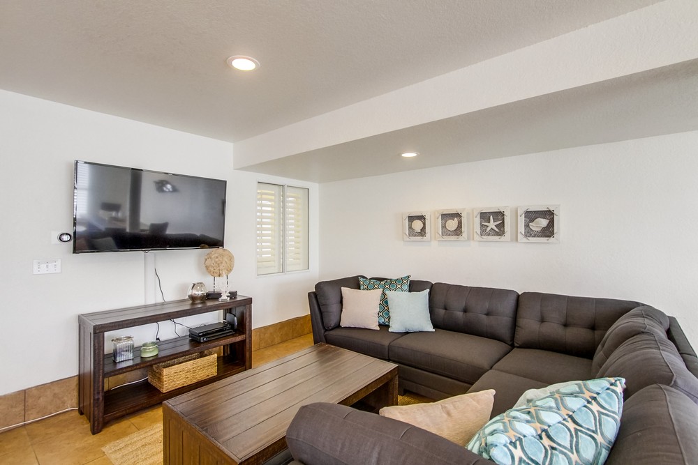 Virtual tour photo 11 of 80 for 728 Devon Ct