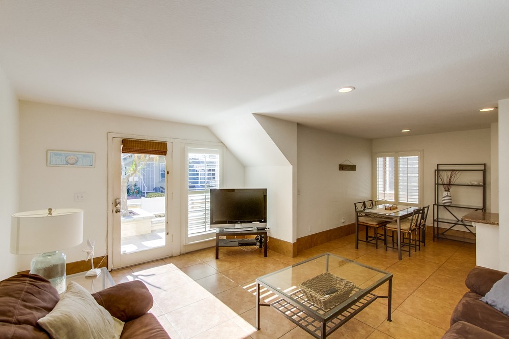Virtual tour photo 20 of 80 for 728 Devon Ct