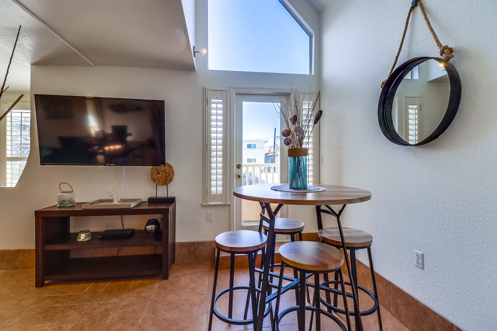 Virtual tour photo 74 of 80 for 728 Devon Ct