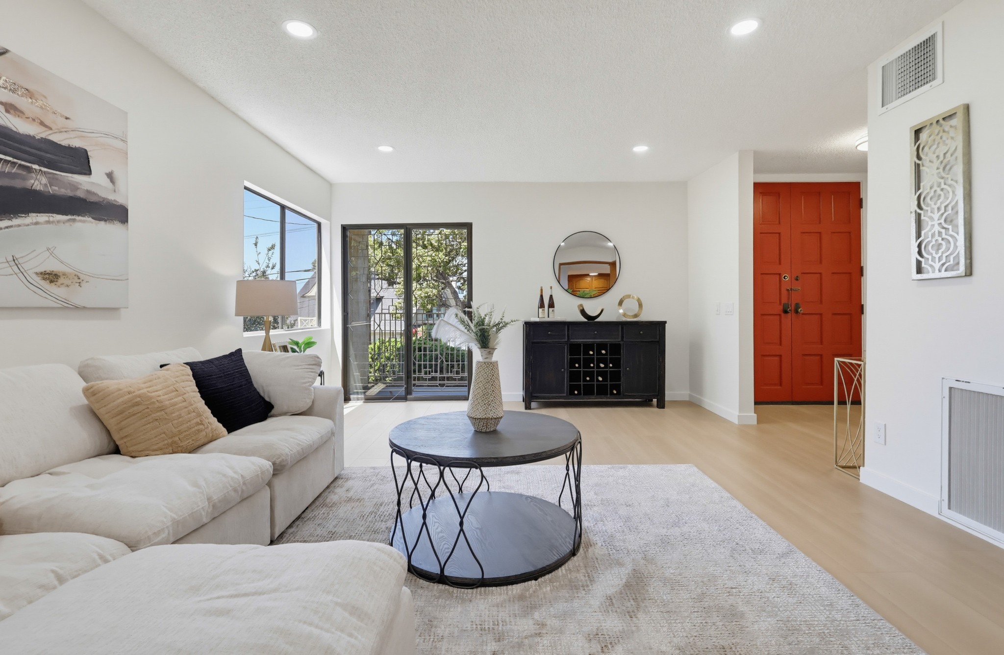 Virtual tour photo 16 of 97 for 728 E Kensington Rd
