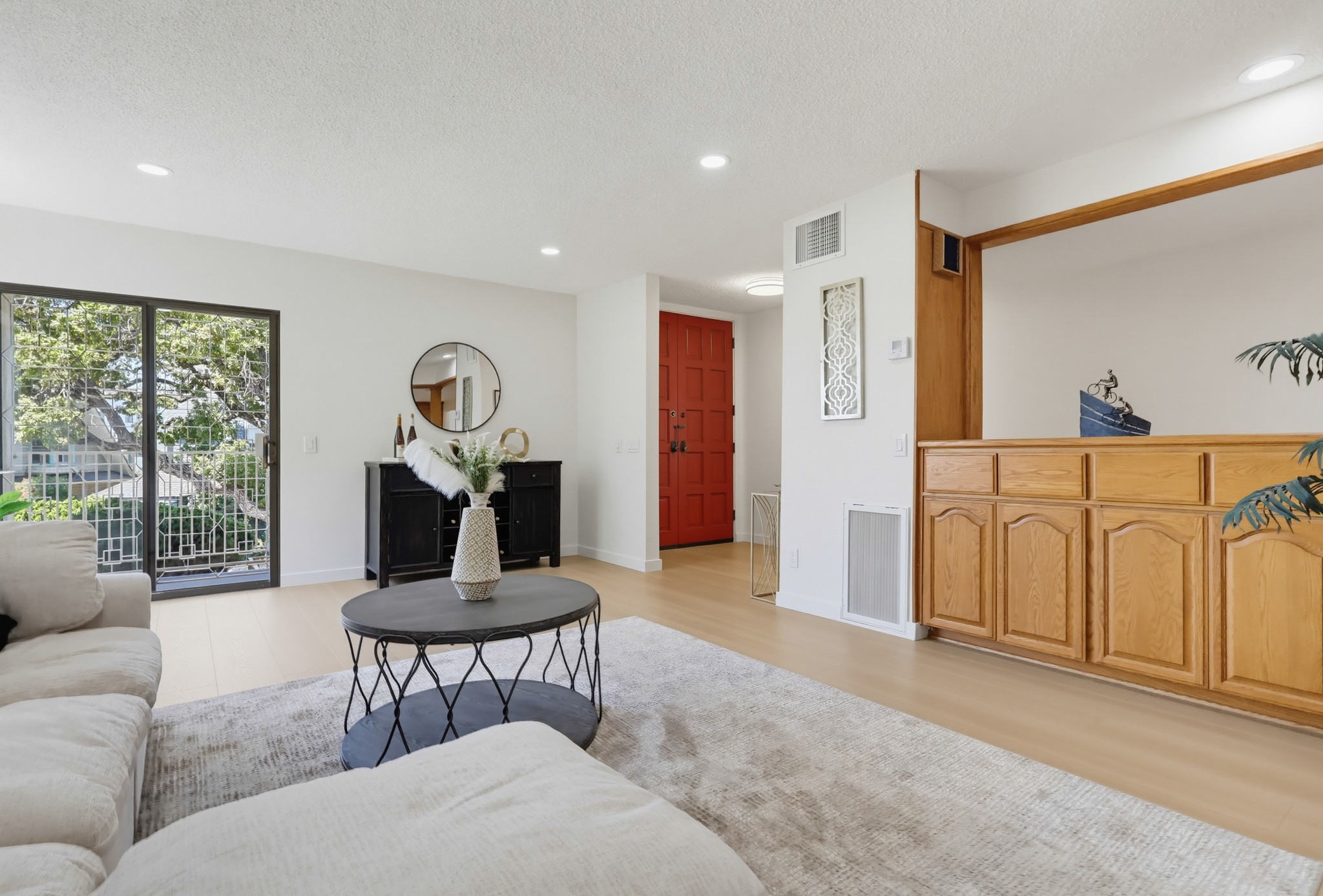 Virtual tour photo 17 of 97 for 728 E Kensington Rd