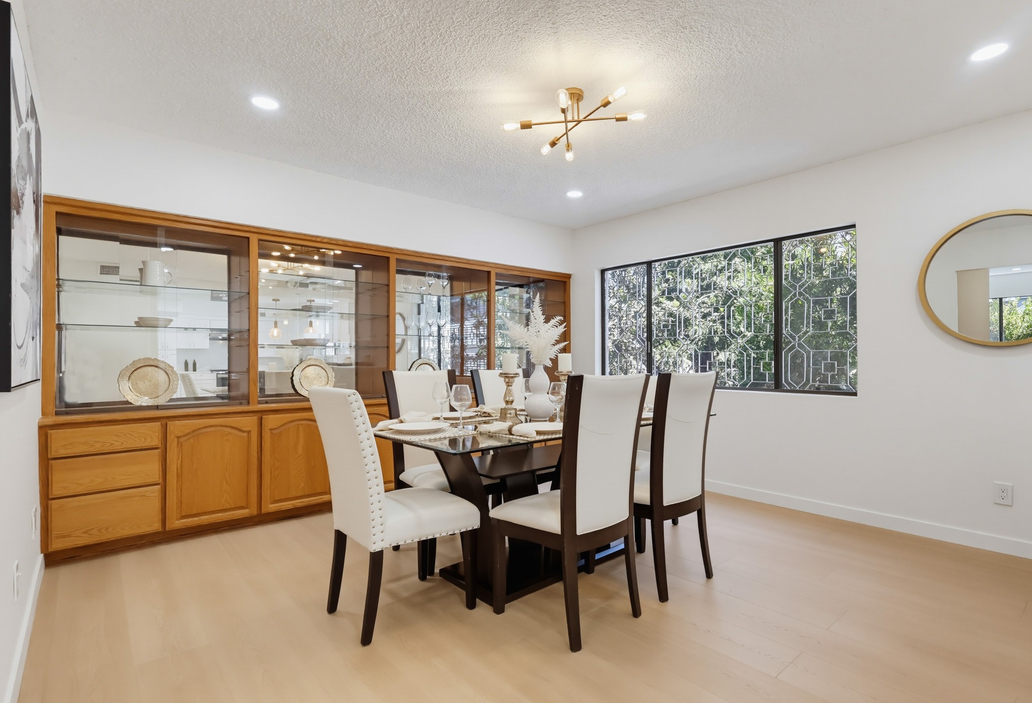 Virtual tour photo 19 of 97 for 728 E Kensington Rd