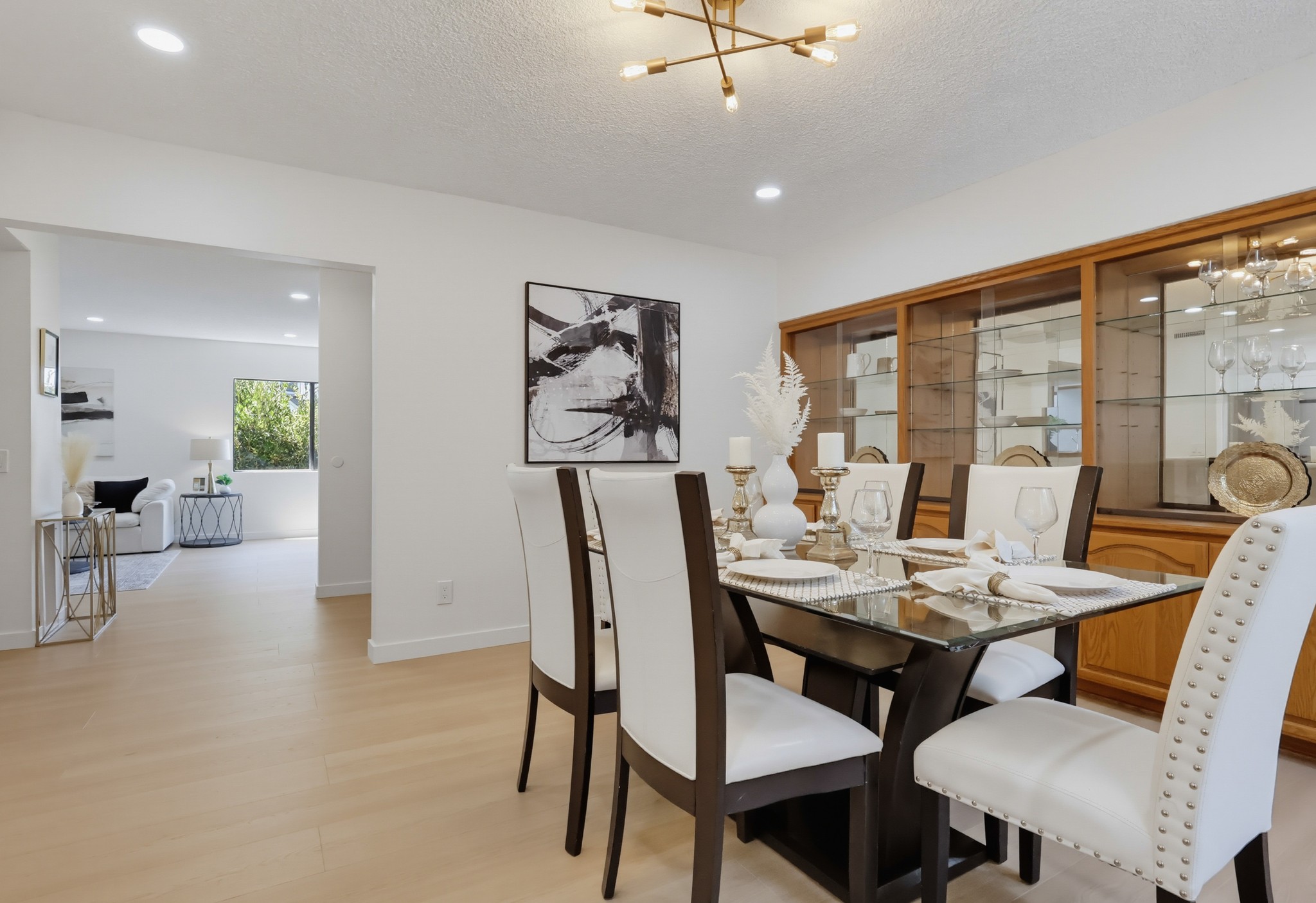 Virtual tour photo 21 of 97 for 728 E Kensington Rd