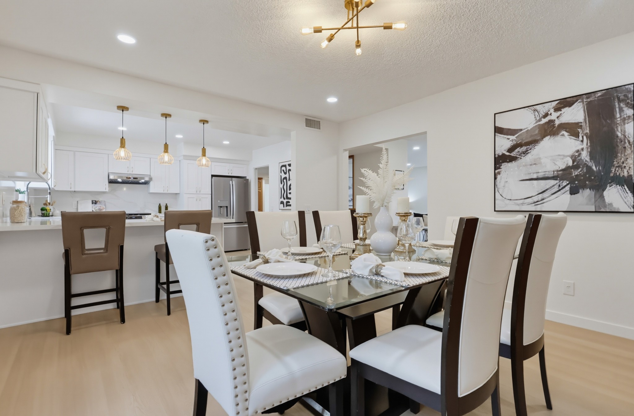 Virtual tour photo 22 of 97 for 728 E Kensington Rd