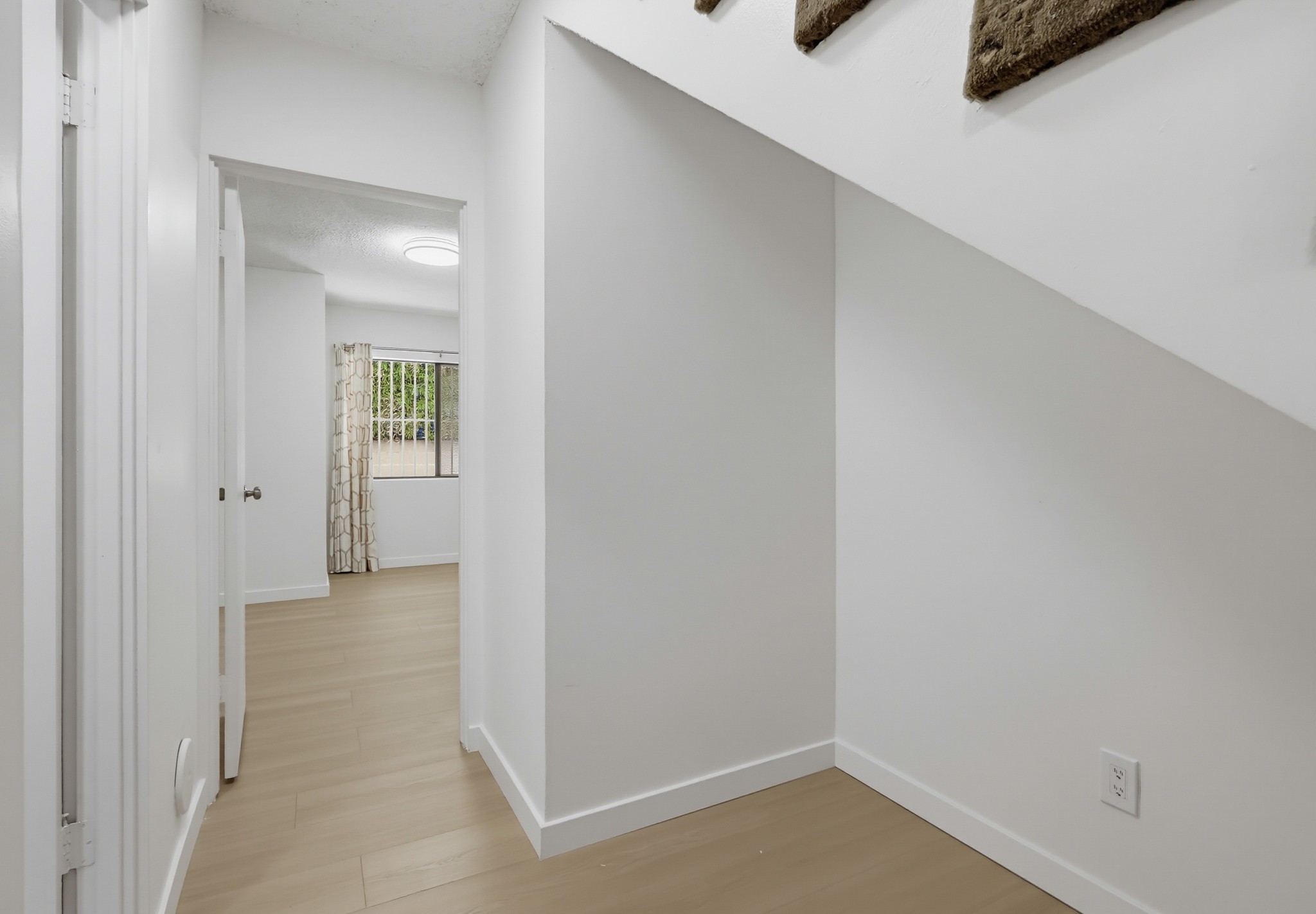 Virtual tour photo 81 of 97 for 728 E Kensington Rd