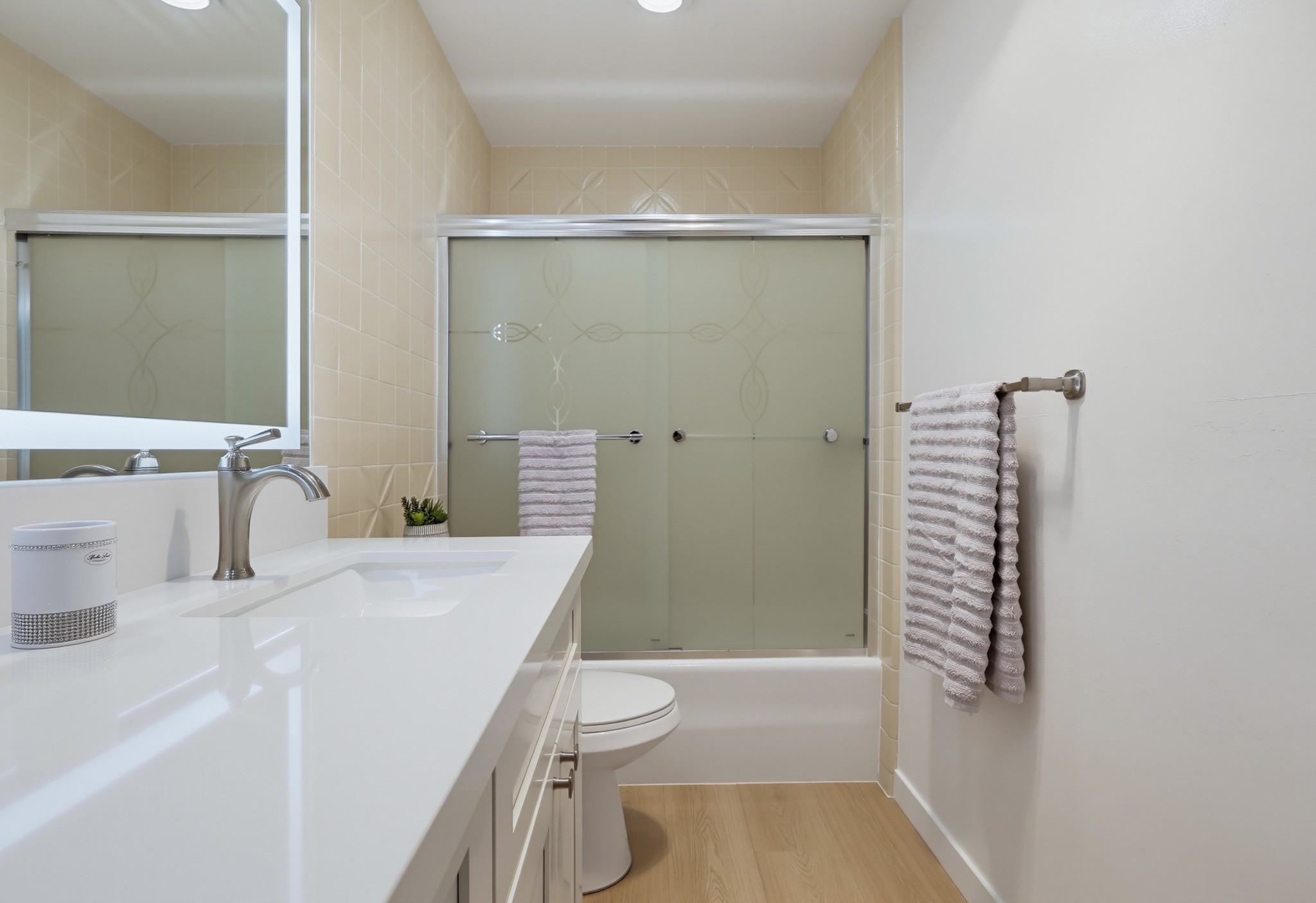Virtual tour photo 36 of 97 for 728 E Kensington Rd