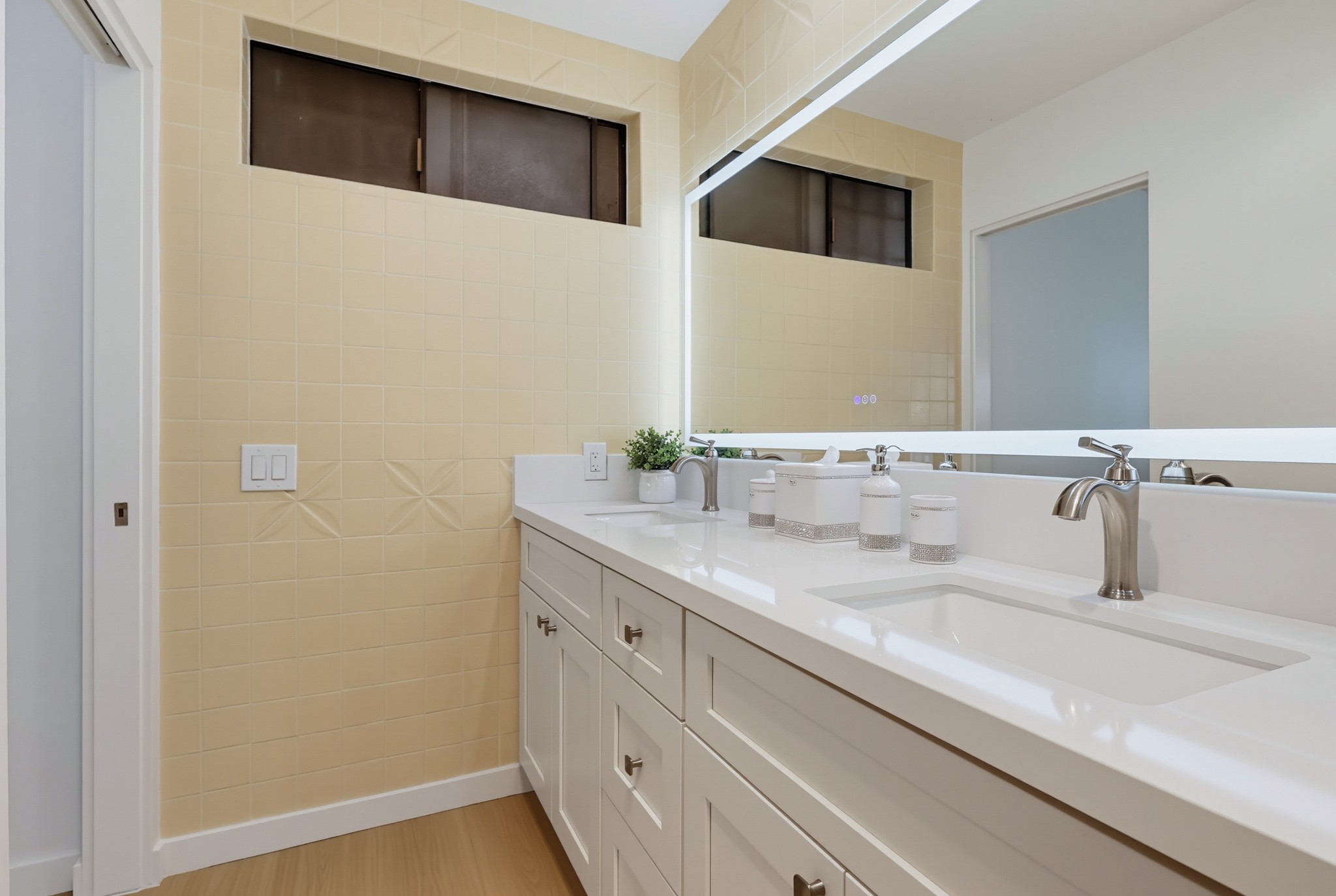 Virtual tour photo 37 of 97 for 728 E Kensington Rd