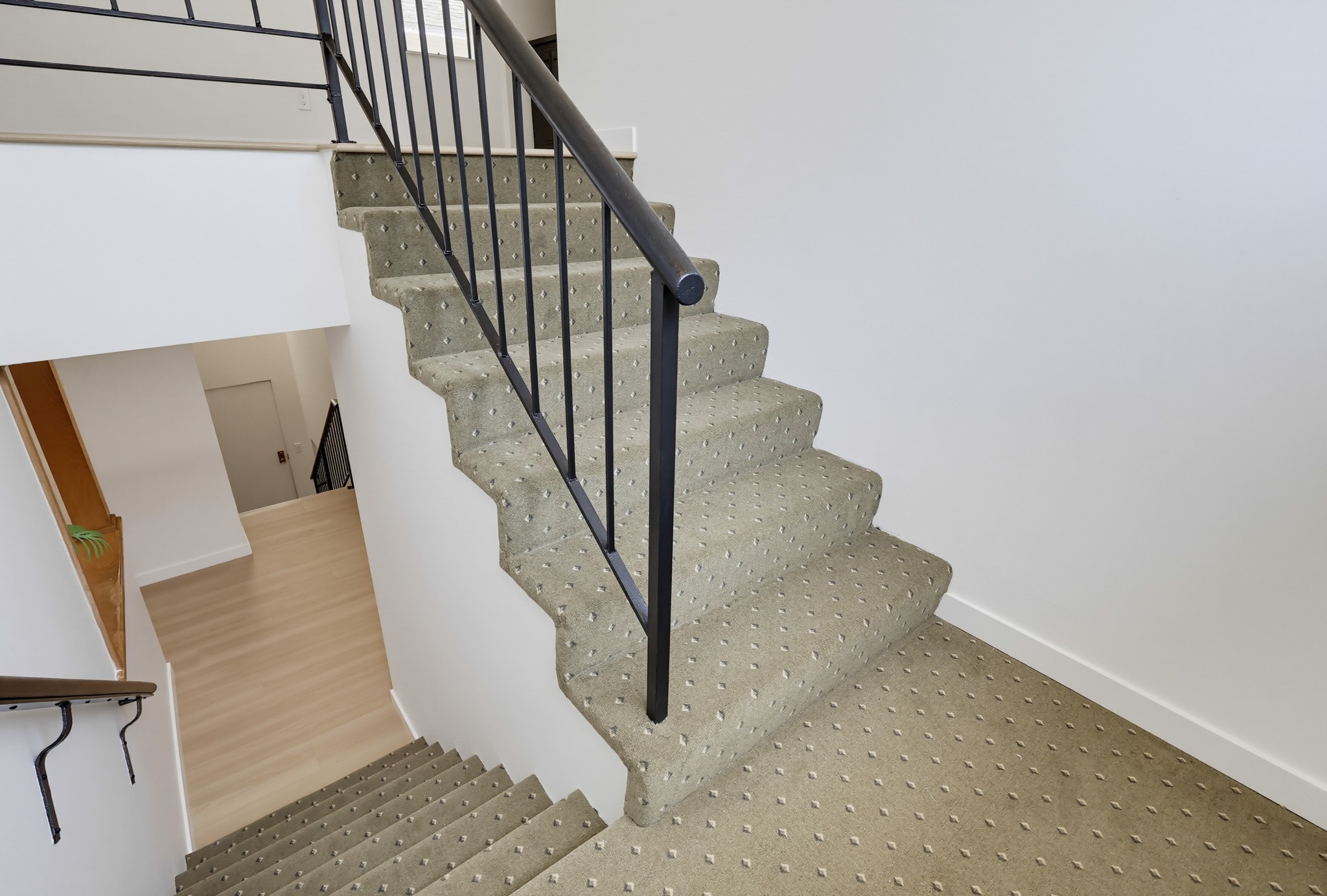 Virtual tour photo 46 of 97 for 728 E Kensington Rd