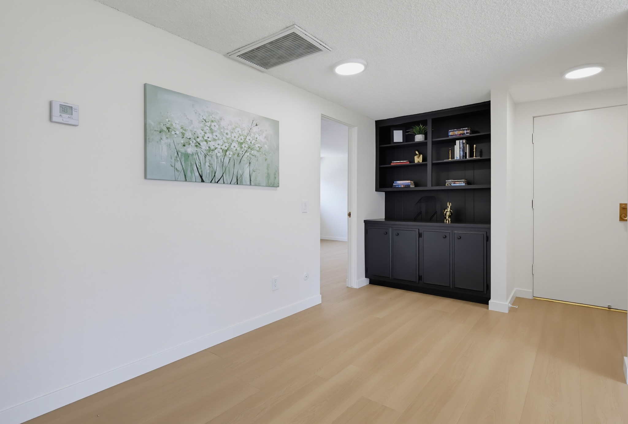 Virtual tour photo 49 of 97 for 728 E Kensington Rd