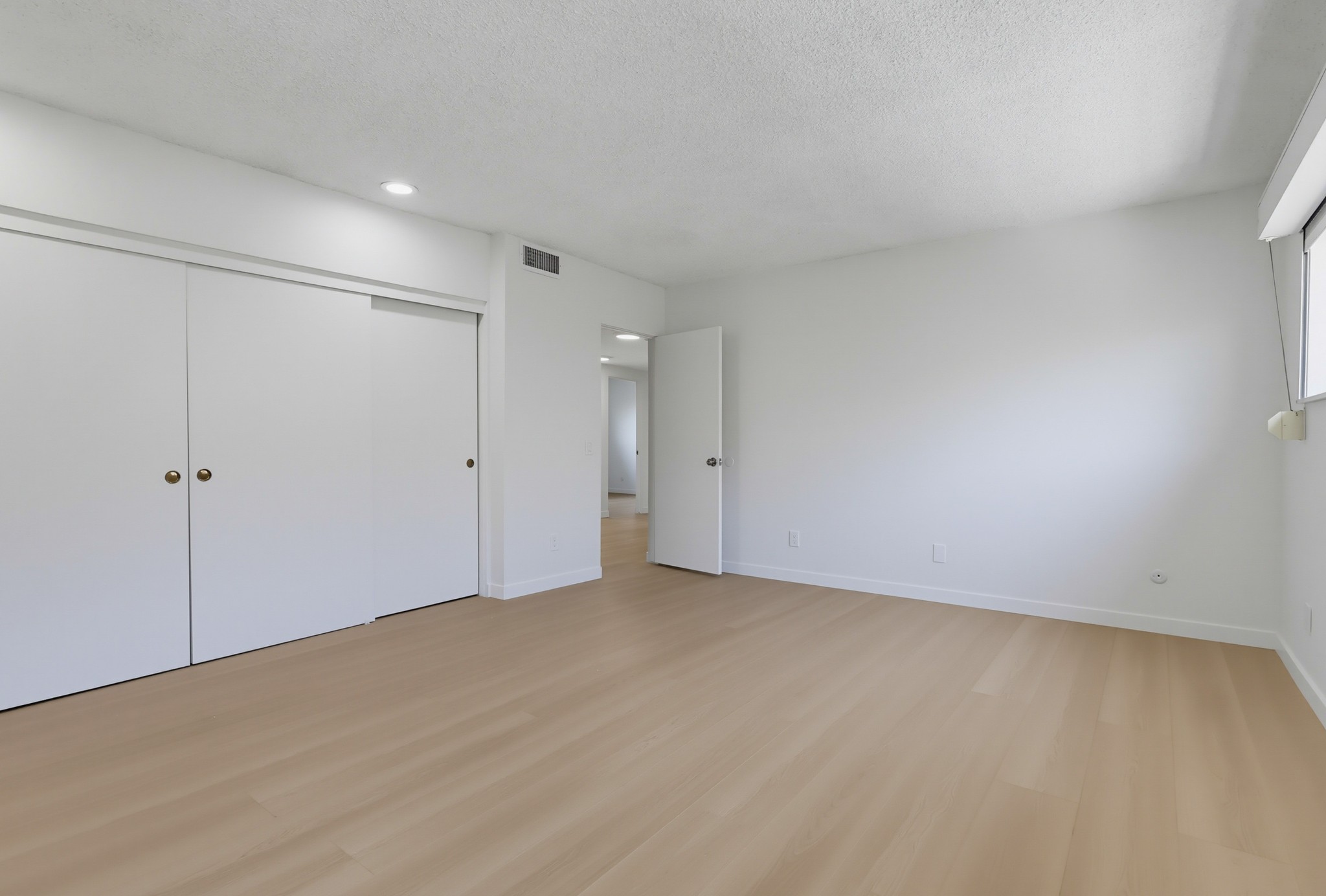Virtual tour photo 58 of 97 for 728 E Kensington Rd