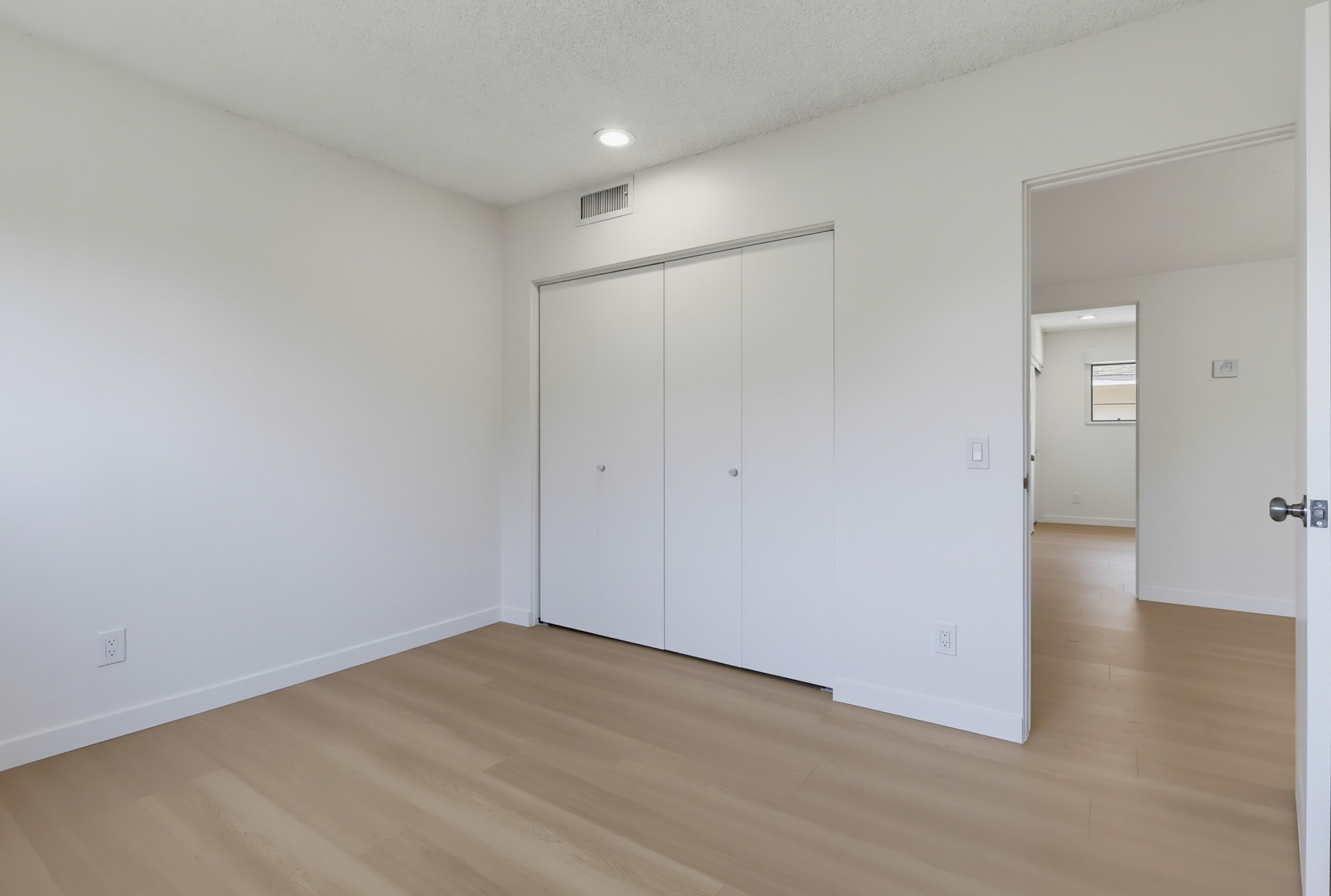 Virtual tour photo 59 of 97 for 728 E Kensington Rd
