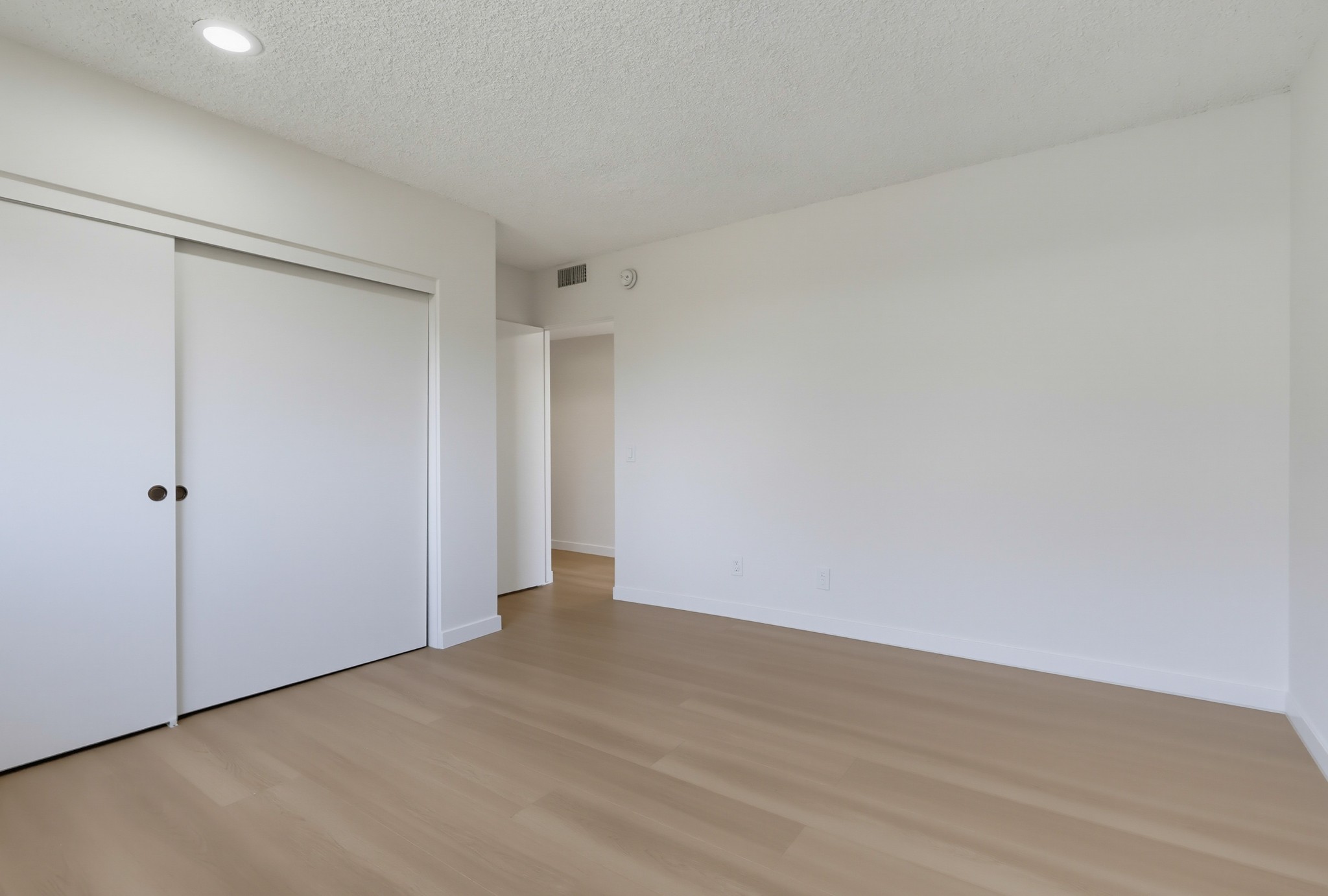 Virtual tour photo 69 of 97 for 728 E Kensington Rd