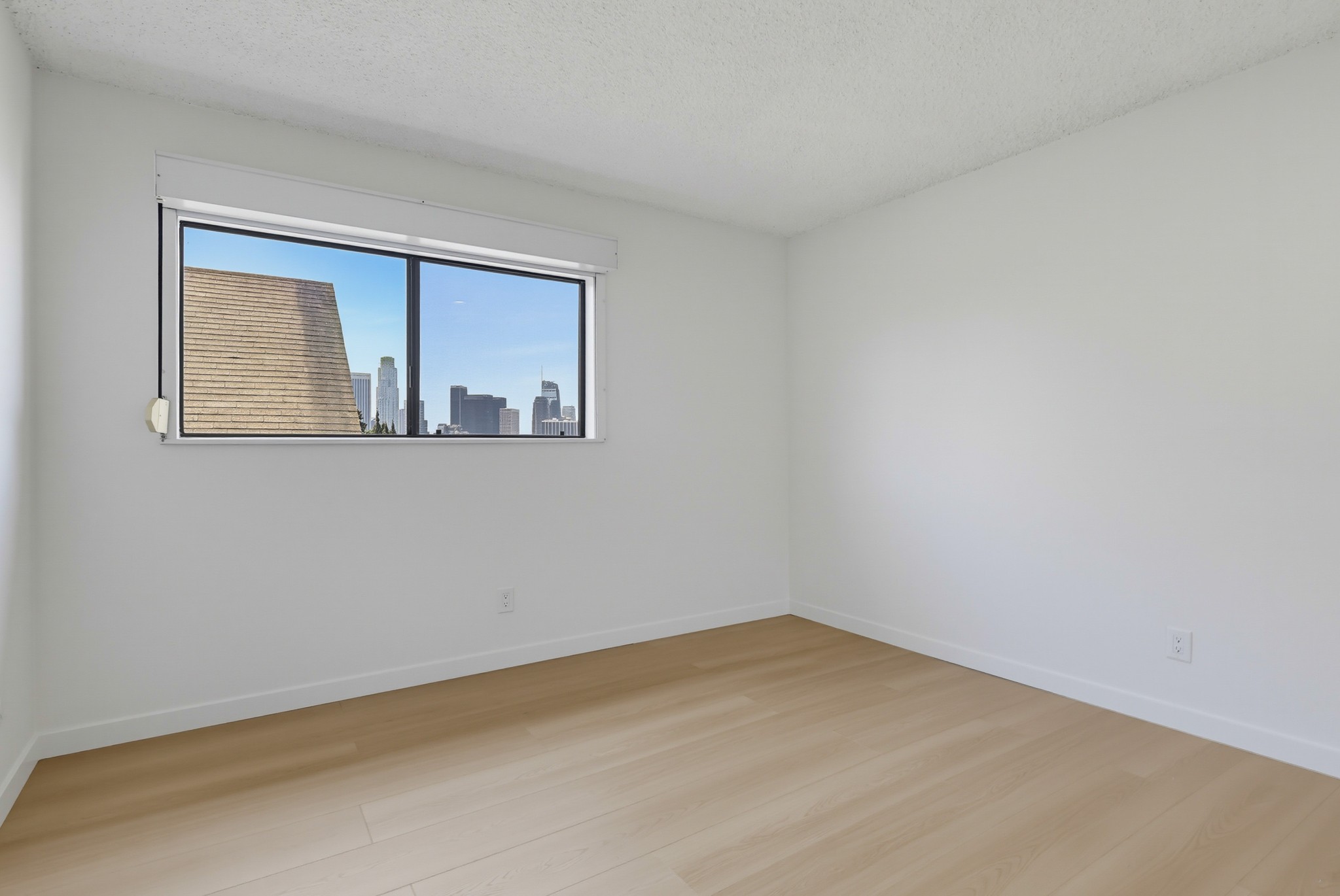 Virtual tour photo 74 of 97 for 728 E Kensington Rd