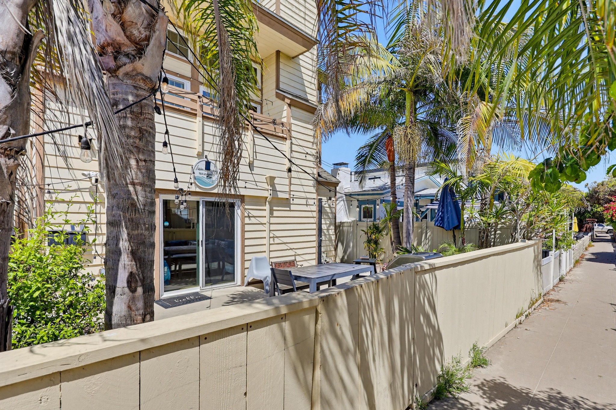 Virtual tour photo 3 of 123 for 728 Jamaica Ct