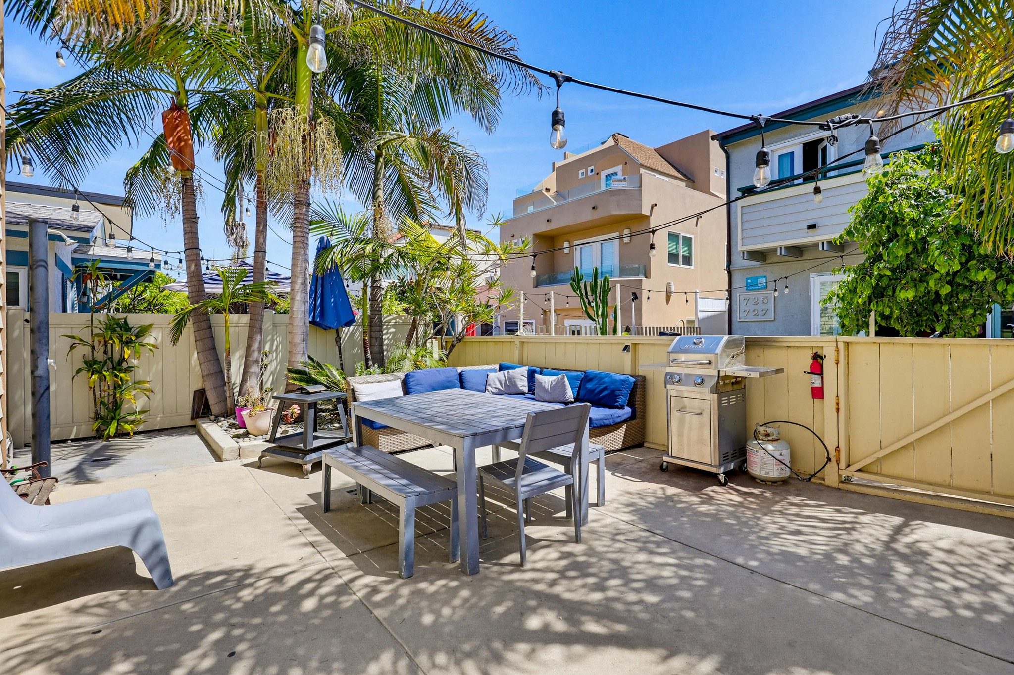 Virtual tour photo 10 of 123 for 728 Jamaica Ct