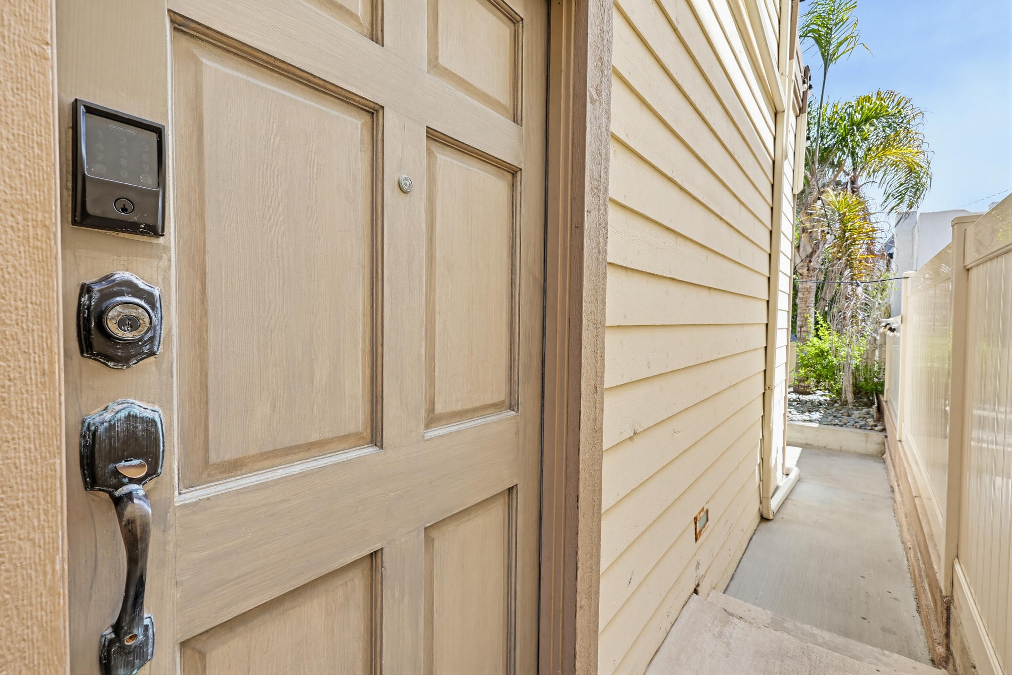 Virtual tour photo 13 of 123 for 728 Jamaica Ct