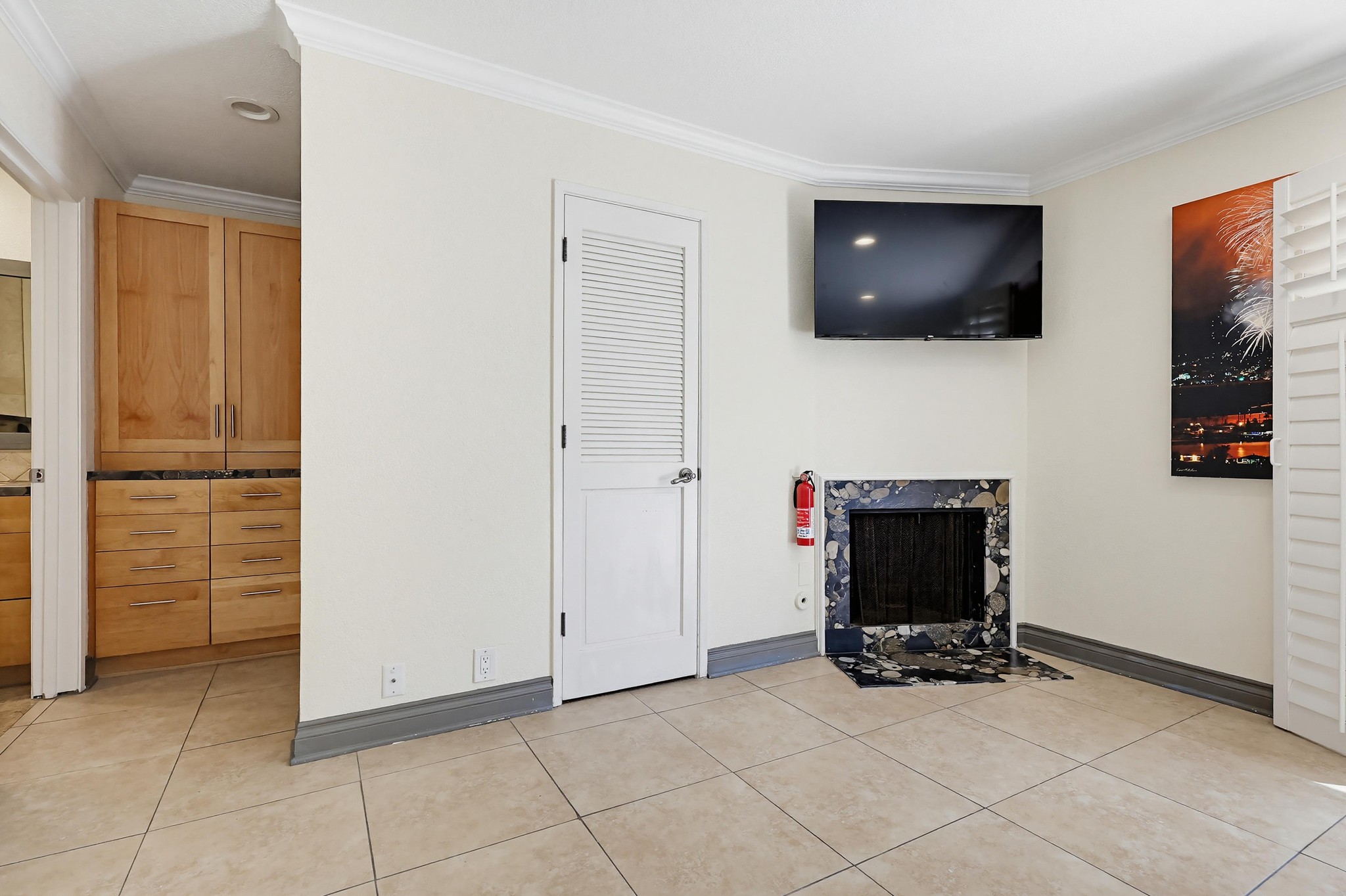 Virtual tour photo 18 of 123 for 728 Jamaica Ct