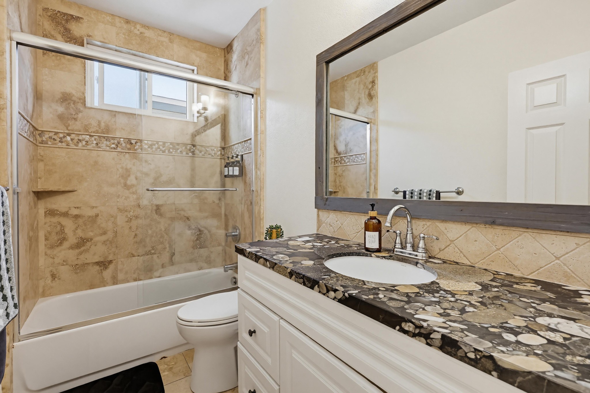 Virtual tour photo 27 of 123 for 728 Jamaica Ct