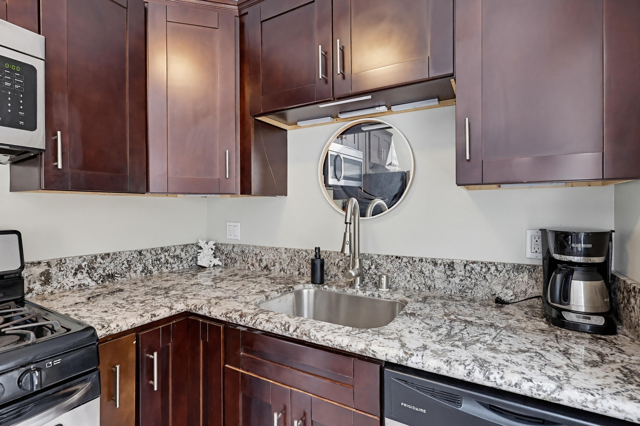 Virtual tour photo 104 of 123 for 728 Jamaica Ct