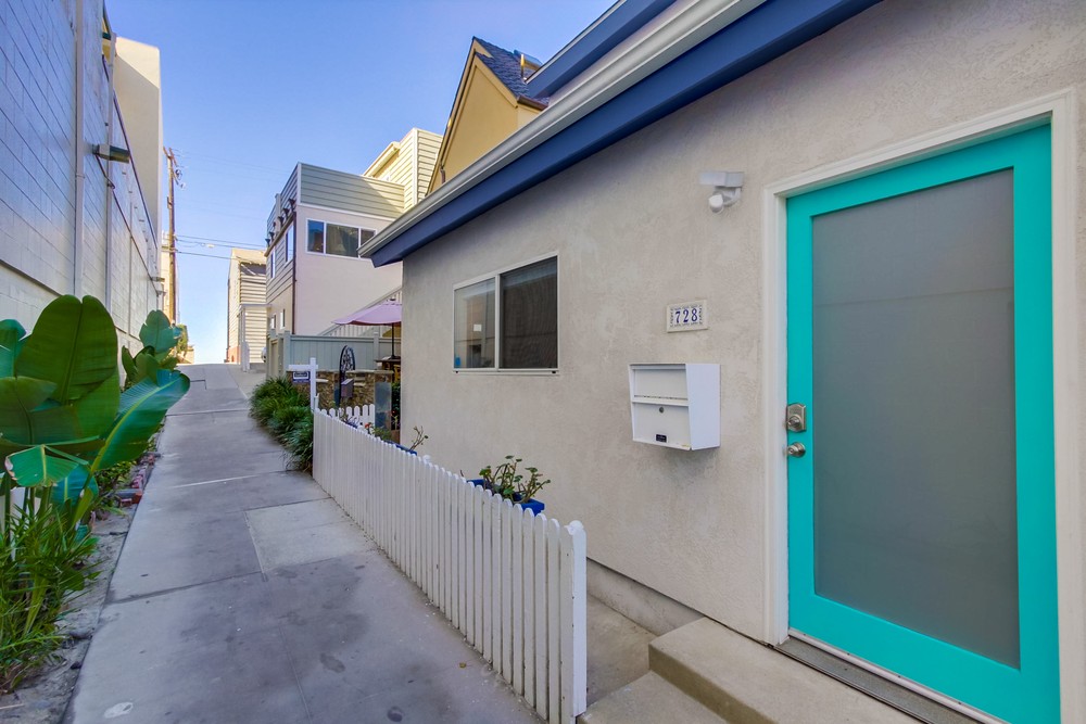 Virtual tour photo 1 of 30 for 728 Redondo Ct