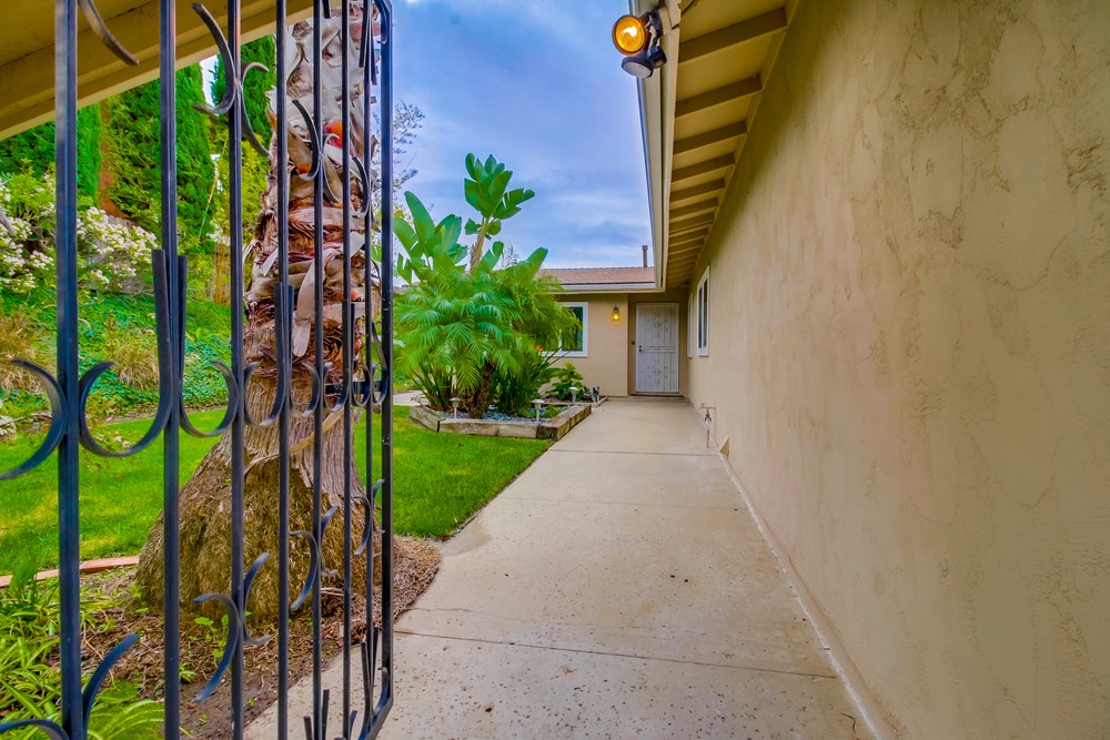 Virtual tour photo 3 of 33 for 7286 Golfcrest Dr