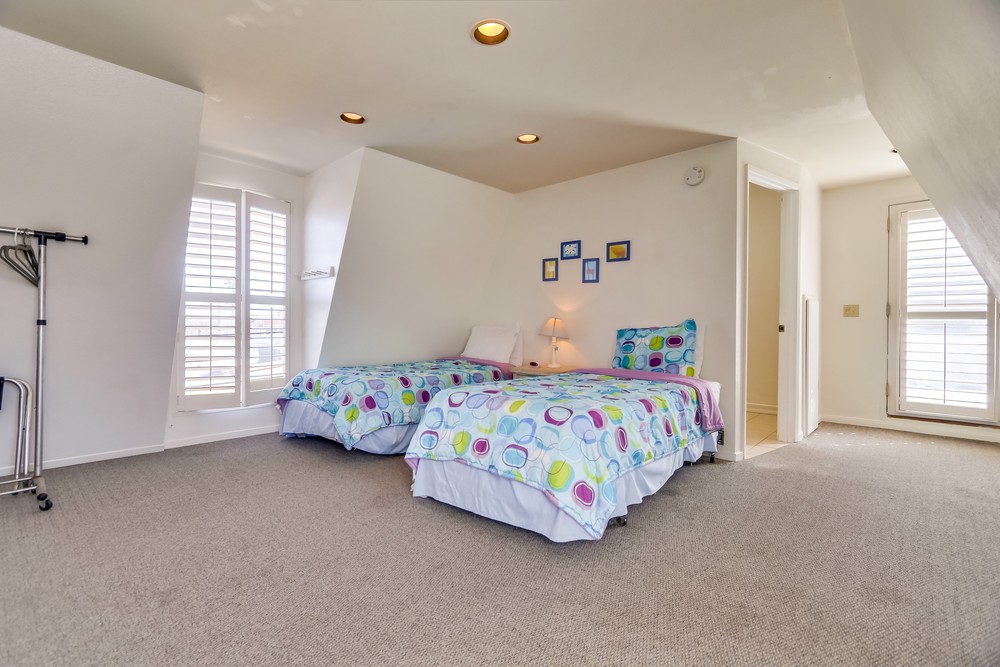 Virtual tour photo 17 of 23 for 729 San Gabriel Pl