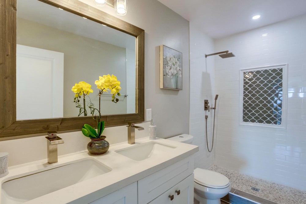 Virtual tour photo 21 of 39 for 730 Pidgeon St