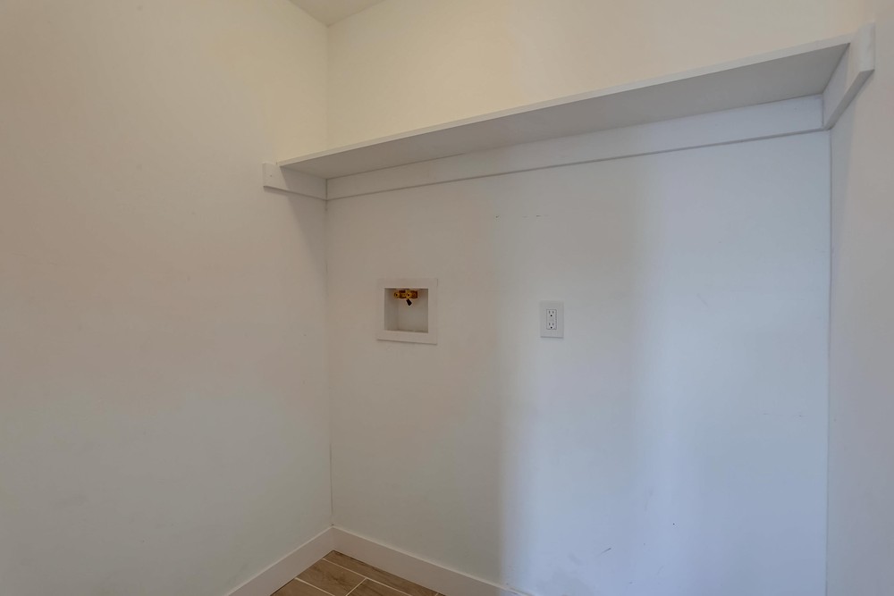 Virtual tour photo 32 of 39 for 730 Pidgeon St