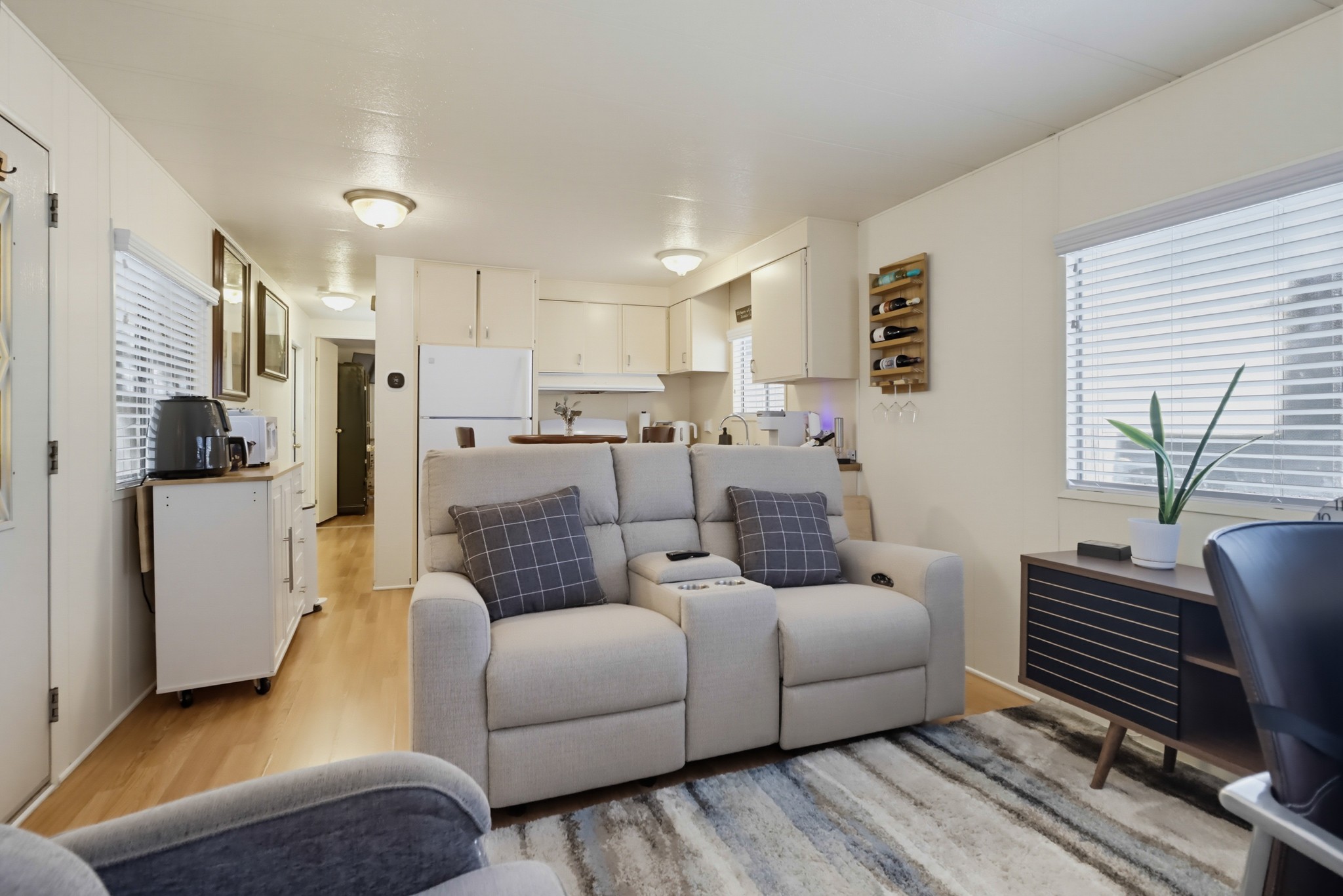 Virtual tour photo 10 of 23 for 731 G St Spc D6