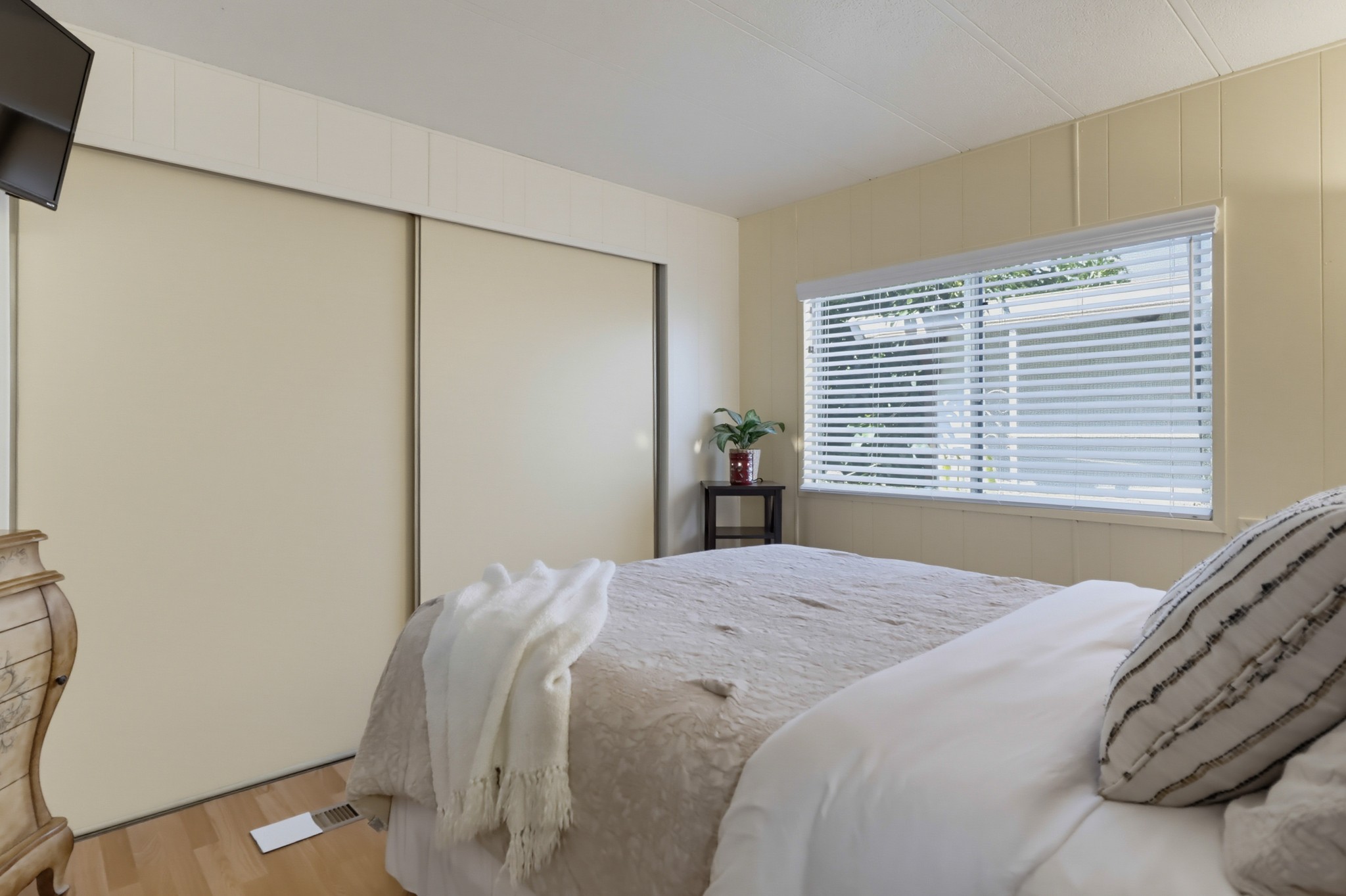 Virtual tour photo 18 of 23 for 731 G St Spc D6