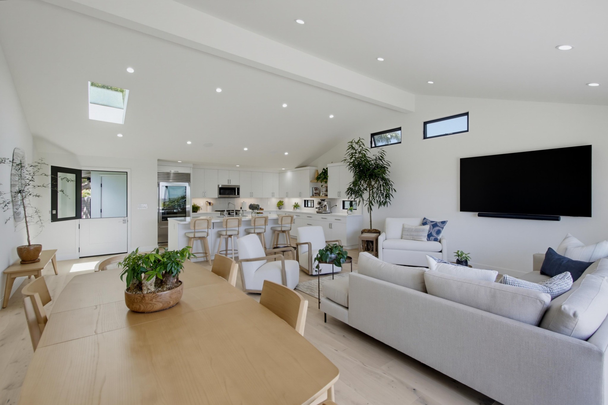 Virtual tour photo 12 of 99 for 731 Marsolan Ave