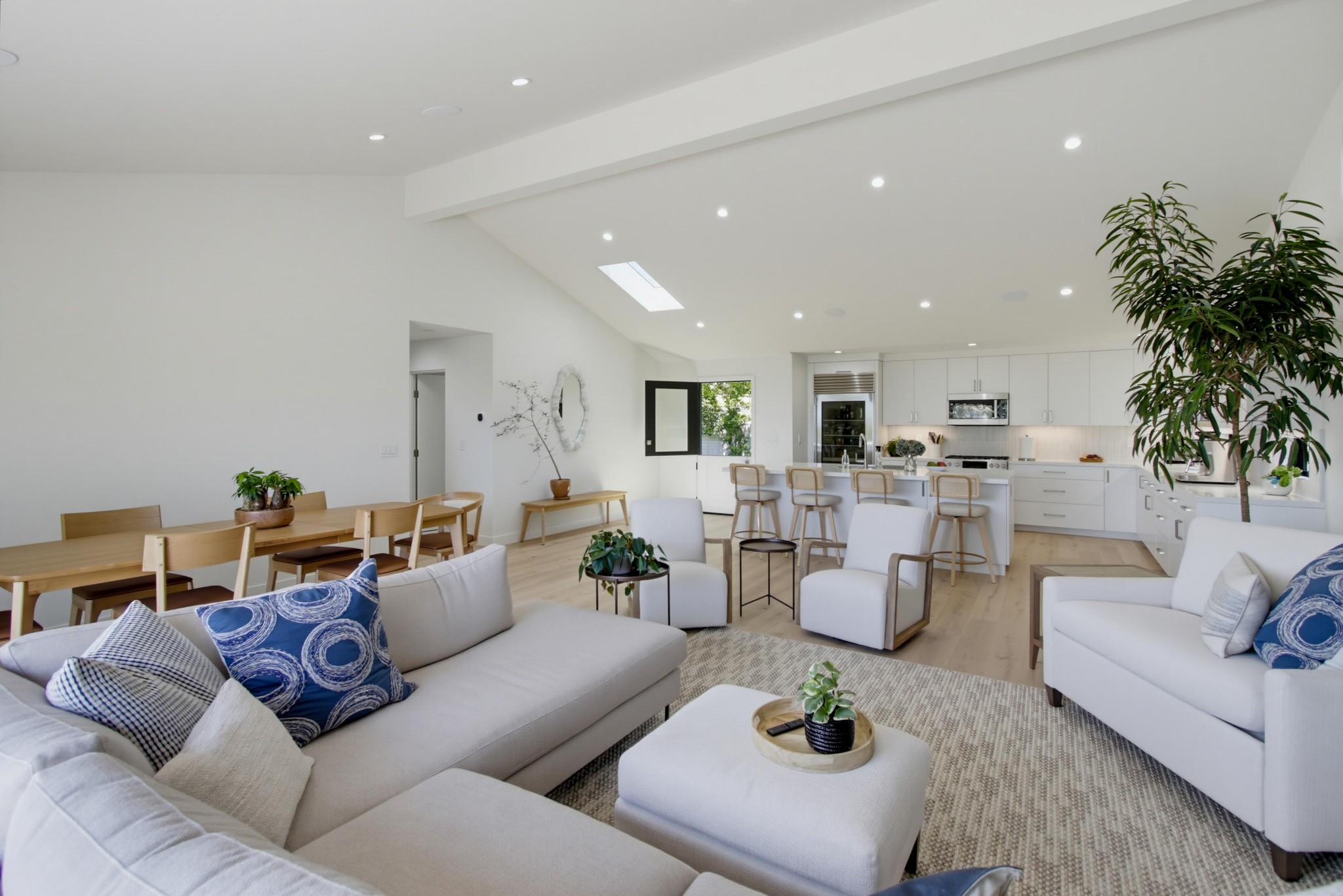 Virtual tour photo 13 of 99 for 731 Marsolan Ave