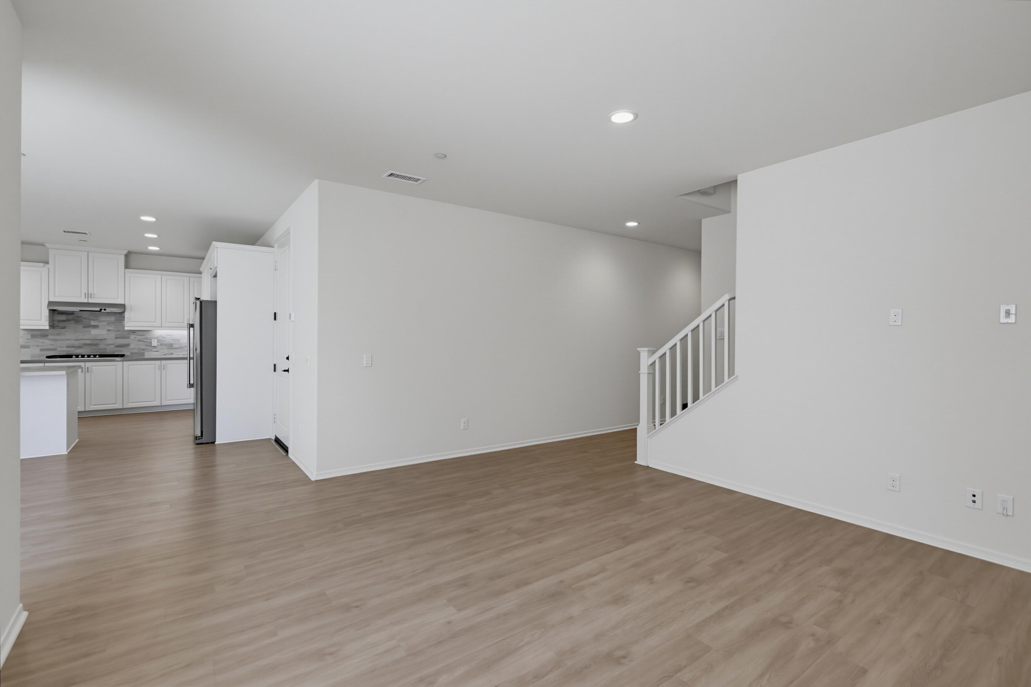 Virtual tour photo 9 of 56 for 732 Merit Dr
