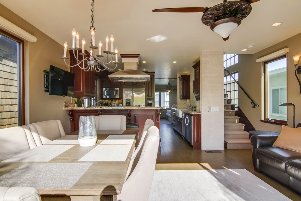 Virtual tour photo 17 of 63 for 732 York Ct