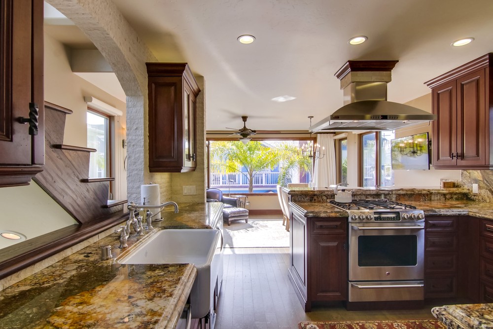 Virtual tour photo 25 of 63 for 732 York Ct