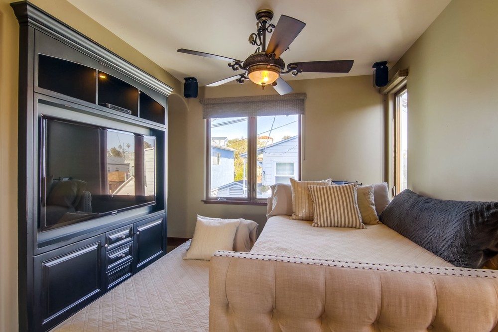Virtual tour photo 44 of 63 for 732 York Ct