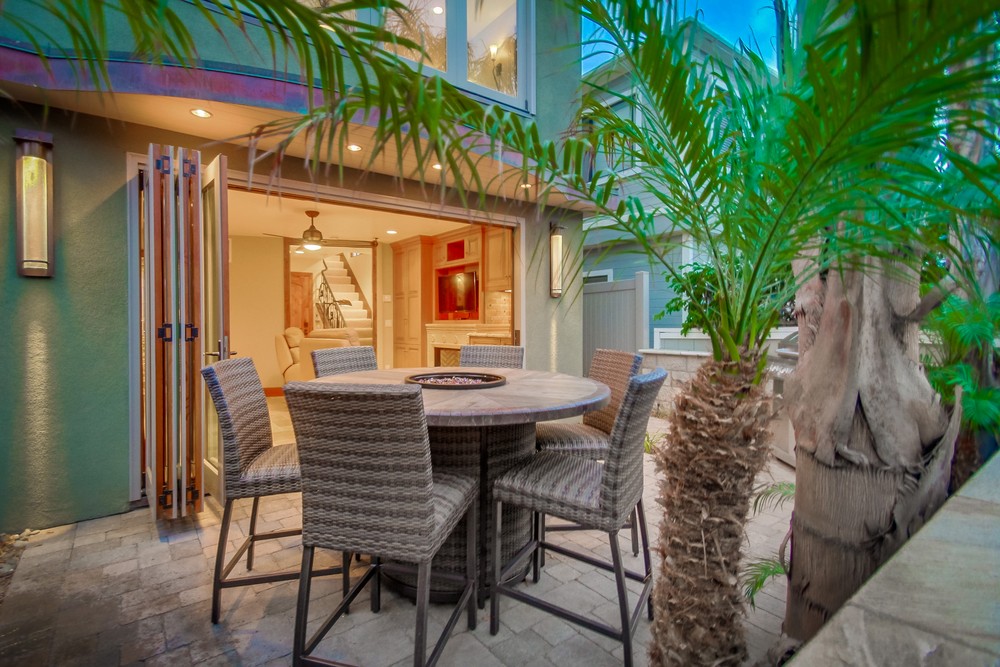 Virtual tour photo 6 of 79 for 732 York Ct