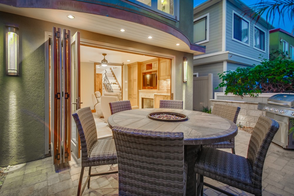 Virtual tour photo 11 of 79 for 732 York Ct