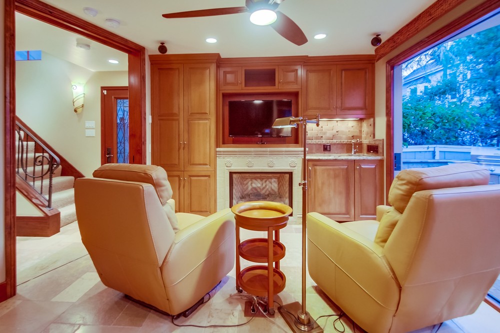 Virtual tour photo 21 of 79 for 732 York Ct