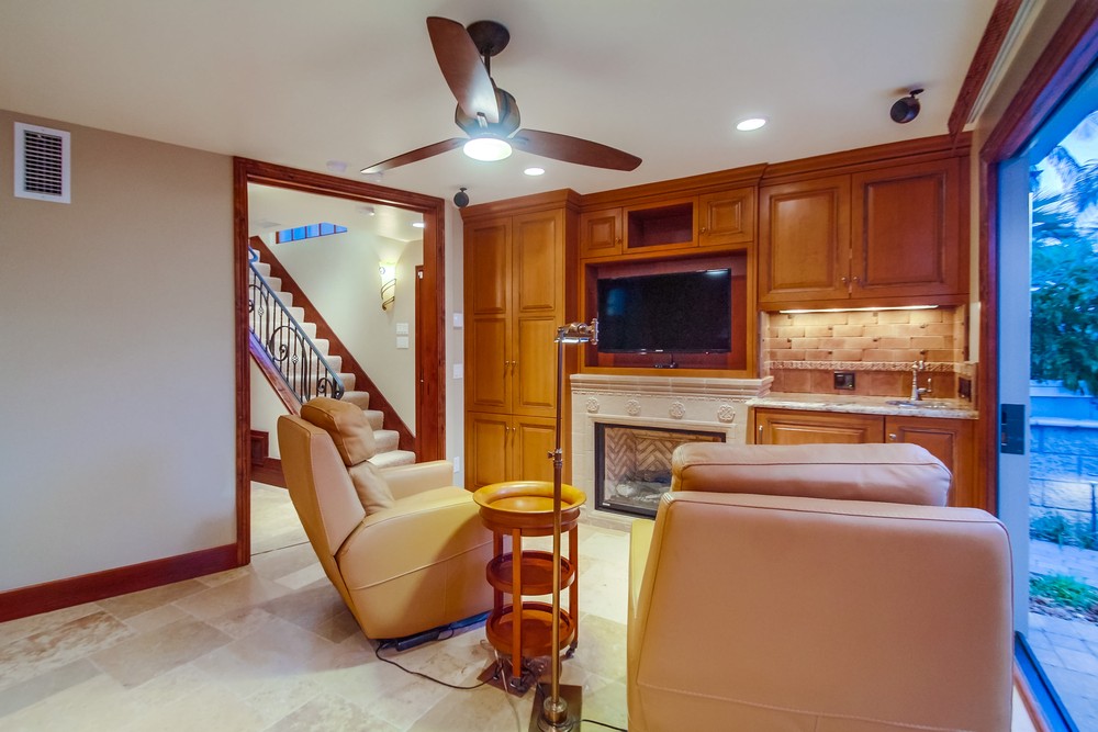 Virtual tour photo 22 of 79 for 732 York Ct